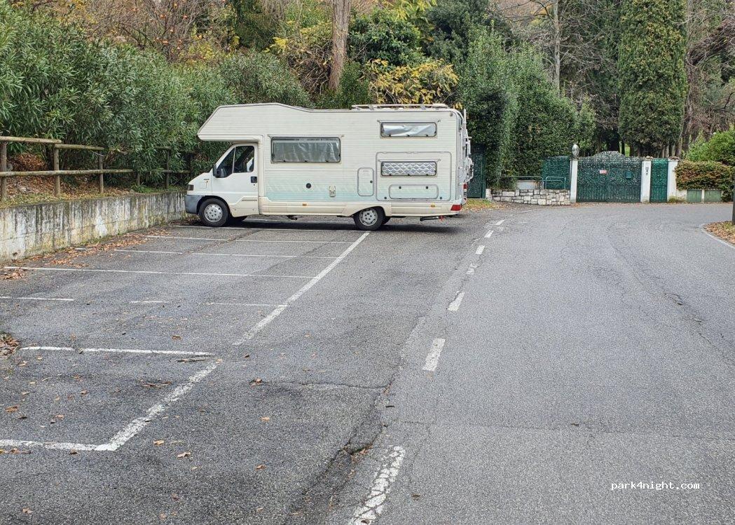 Area sosta camper dentro al Parcheggio dell’Uliveto - Foto 5