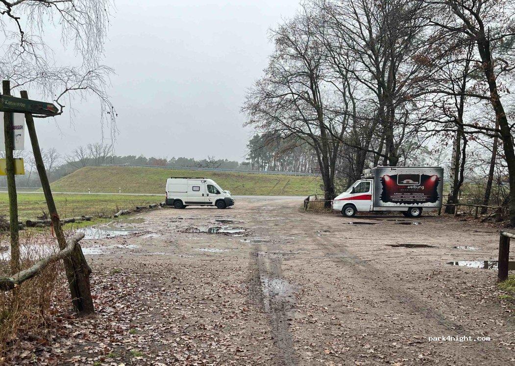 Wohnwagen Abstellplatz Berlin - Foto 4