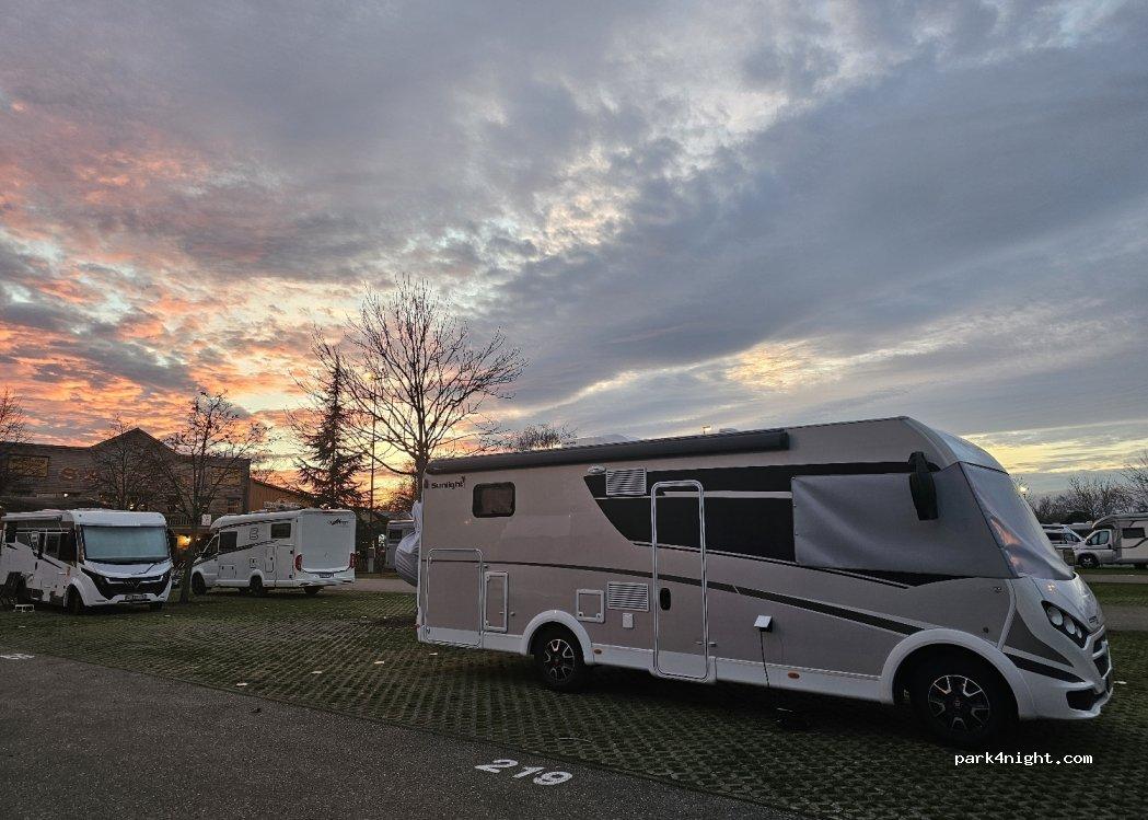 Tagesparkplatz für Camper am Europa-Park - Foto 2