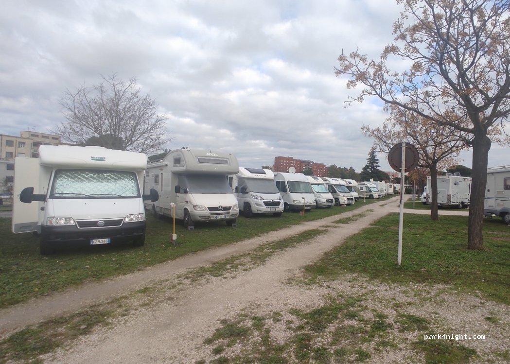 L.G.P. - Camper Parking