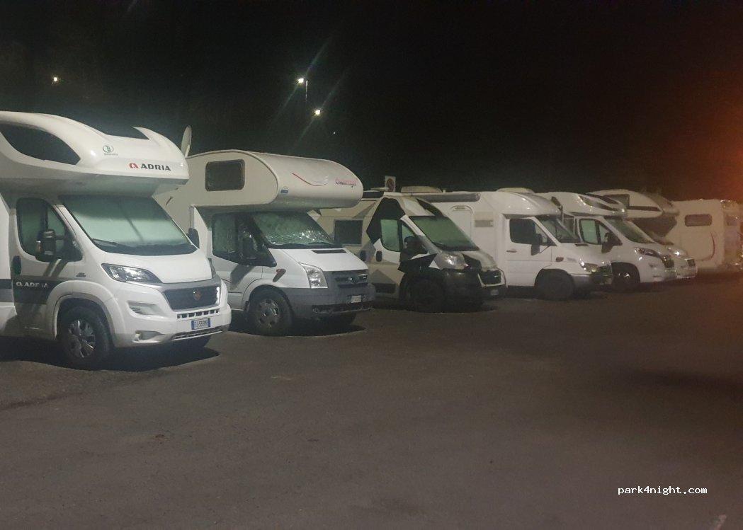 Area Sosta Camper 53100 Siena SI - Foto 4