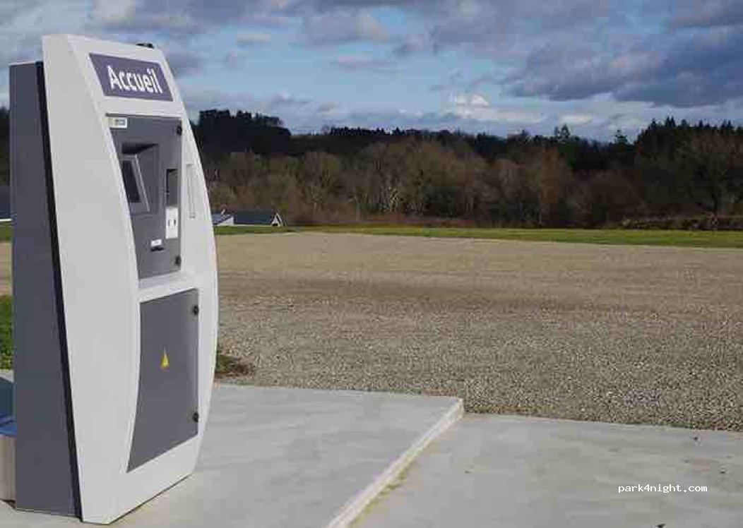 aire de services et stationnement camping-cars 56500 Plumelin - Foto 2