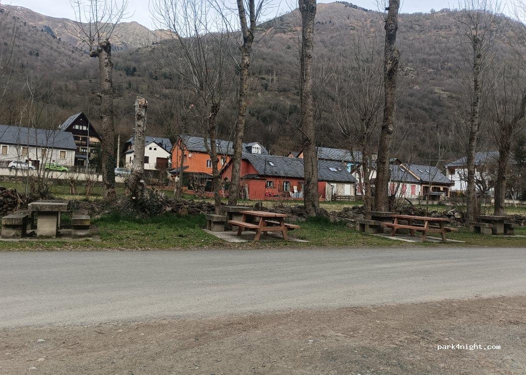 Zona acogida autocaravanas Passèg Ièrla Les - Foto 4