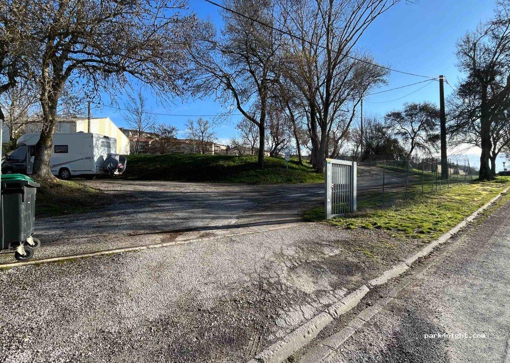 Aire de stationnement de camping-car - Foto 2