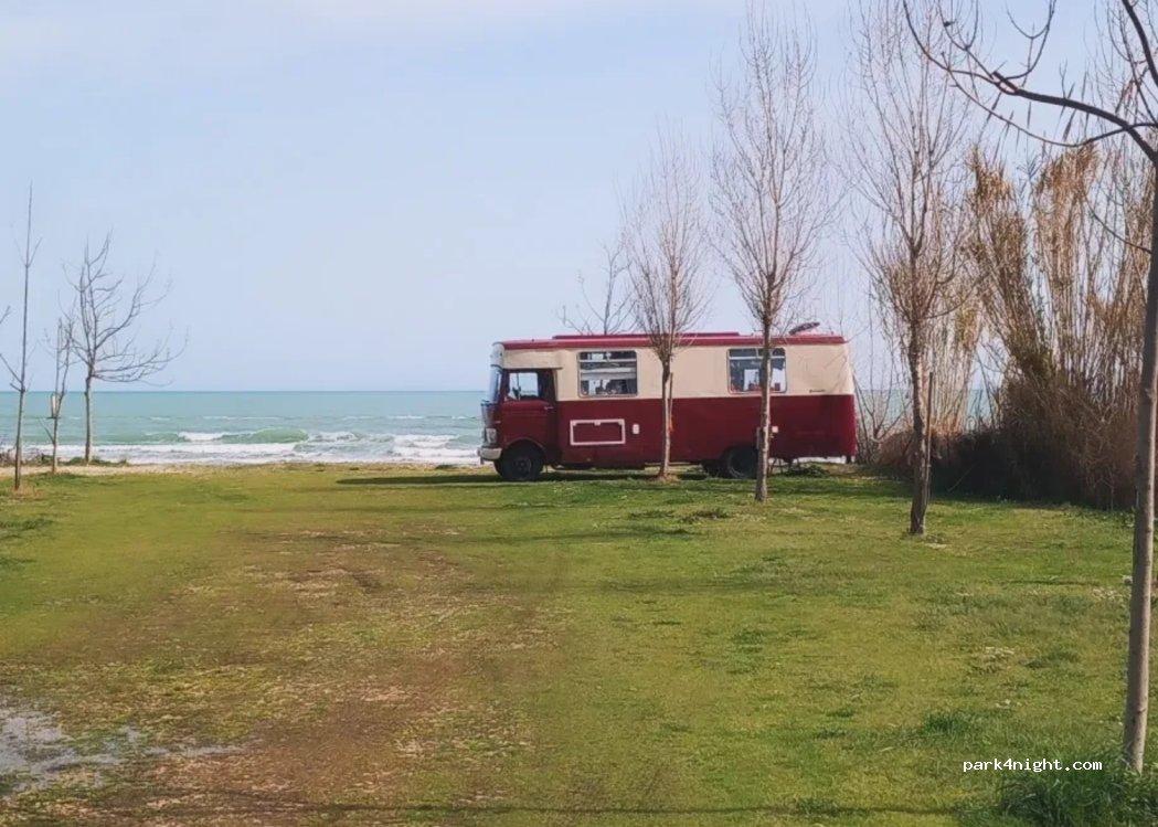 Area di sosta per camper 64026 Roseto degli Abruzzi TE - Foto 6