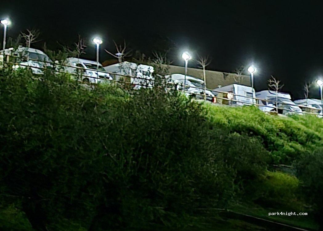 Área de Autocaravanas del Encinar - Foto 2