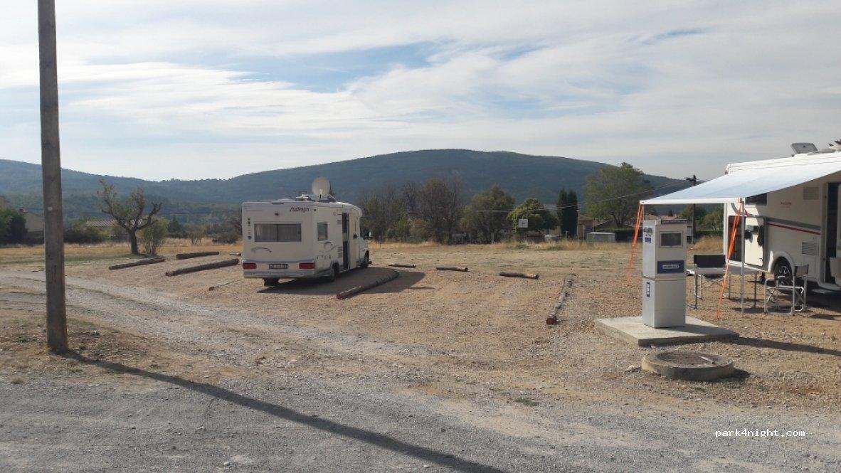 [AirePark] Aire de camping car St Etienne les Orgues - Foto 2