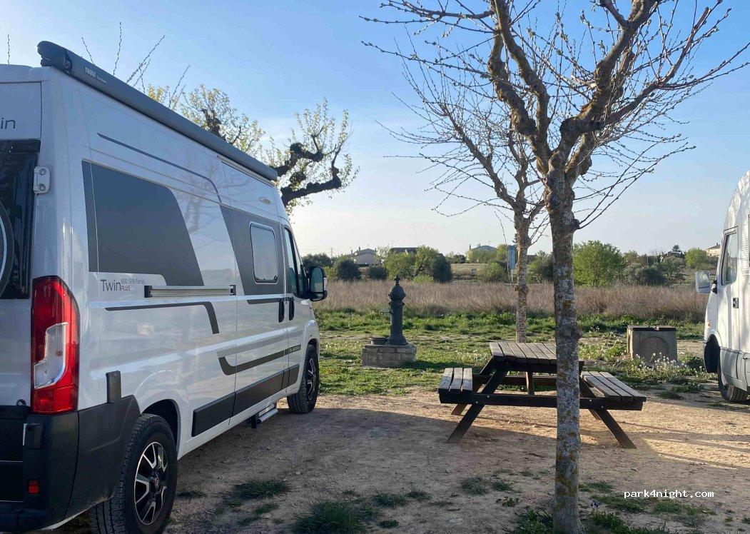 Área autocaravanas Cervera - Foto 2