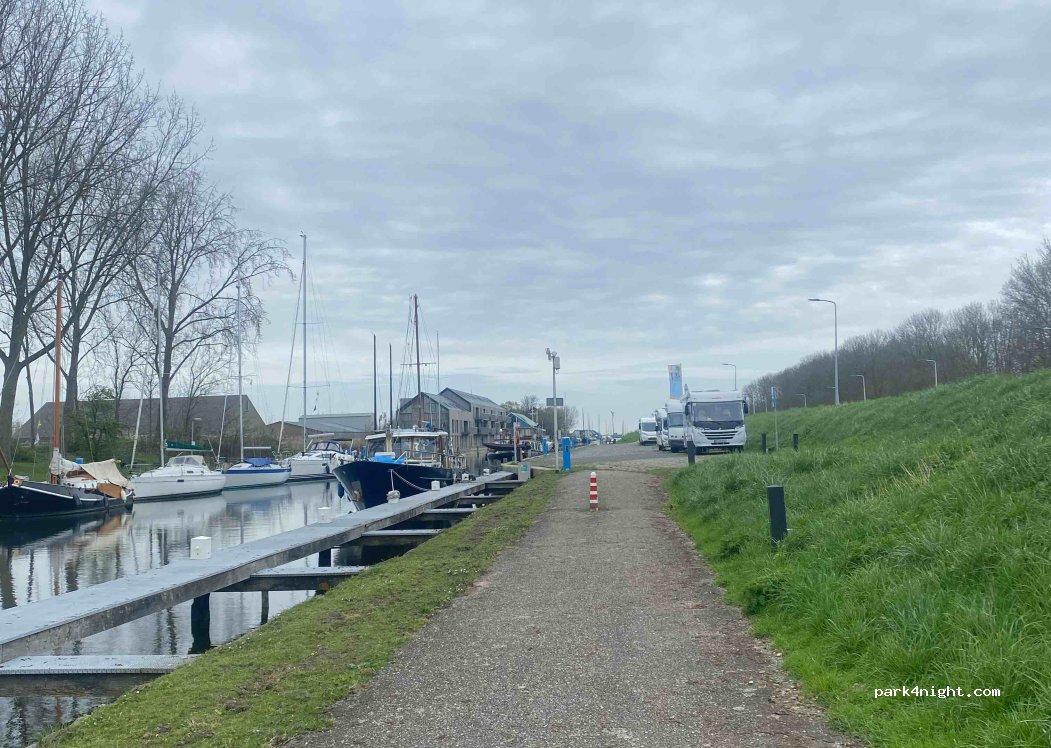 Camperplaats Jachthaven Middelharnis - Foto 3