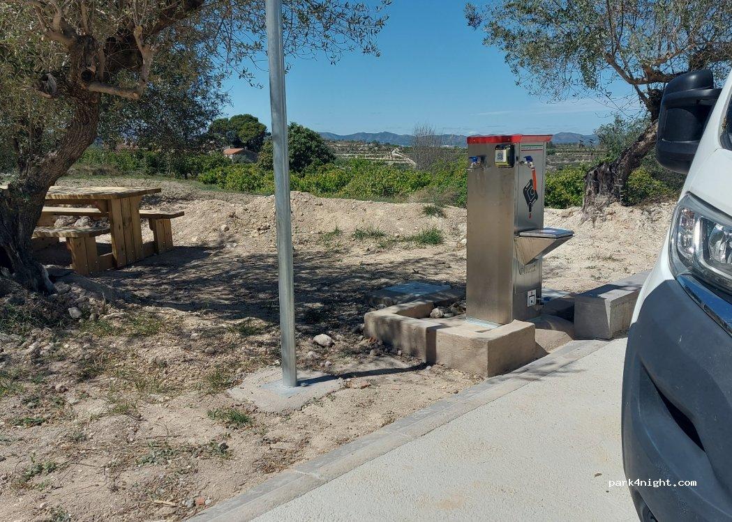 Área de autocaravanas Benissuera - Foto 5