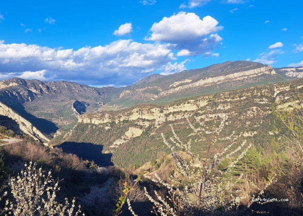 Zona de Aparcamiento y Pernoctación de Auto Caravanas - Foto 7