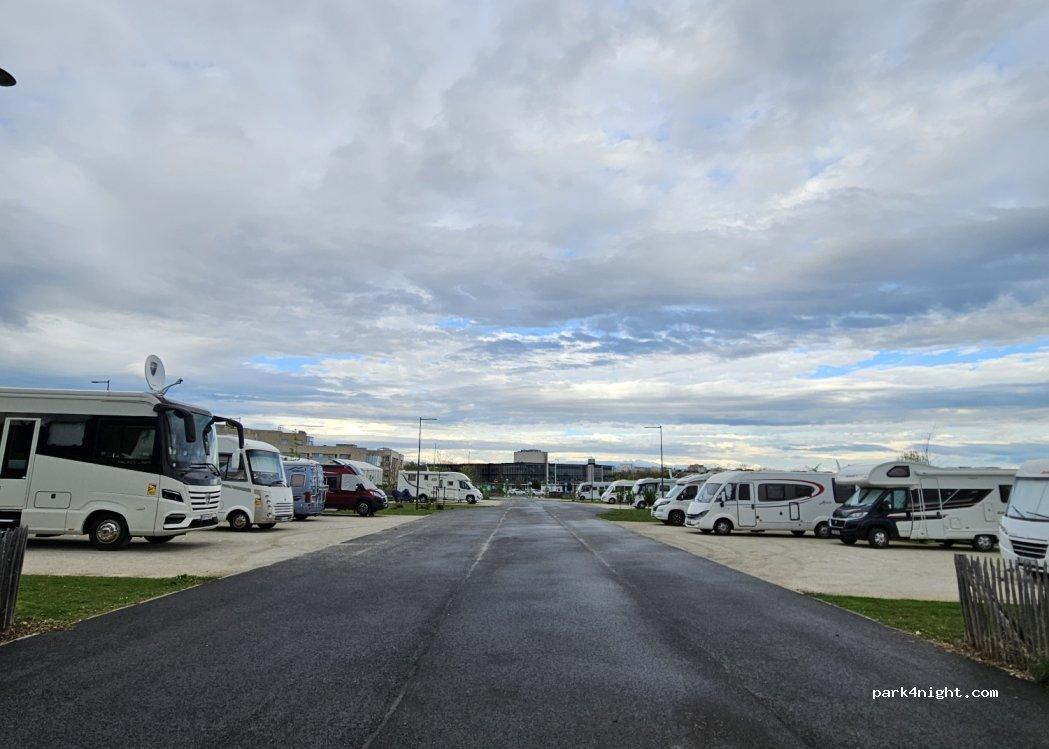 Aire de Camping Cars - Caen Memorial - Foto 7