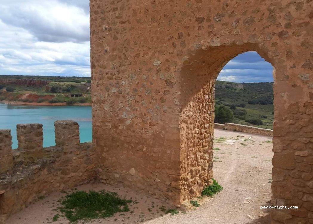 Parking Autocaravanas "Castillo Peñarroya"