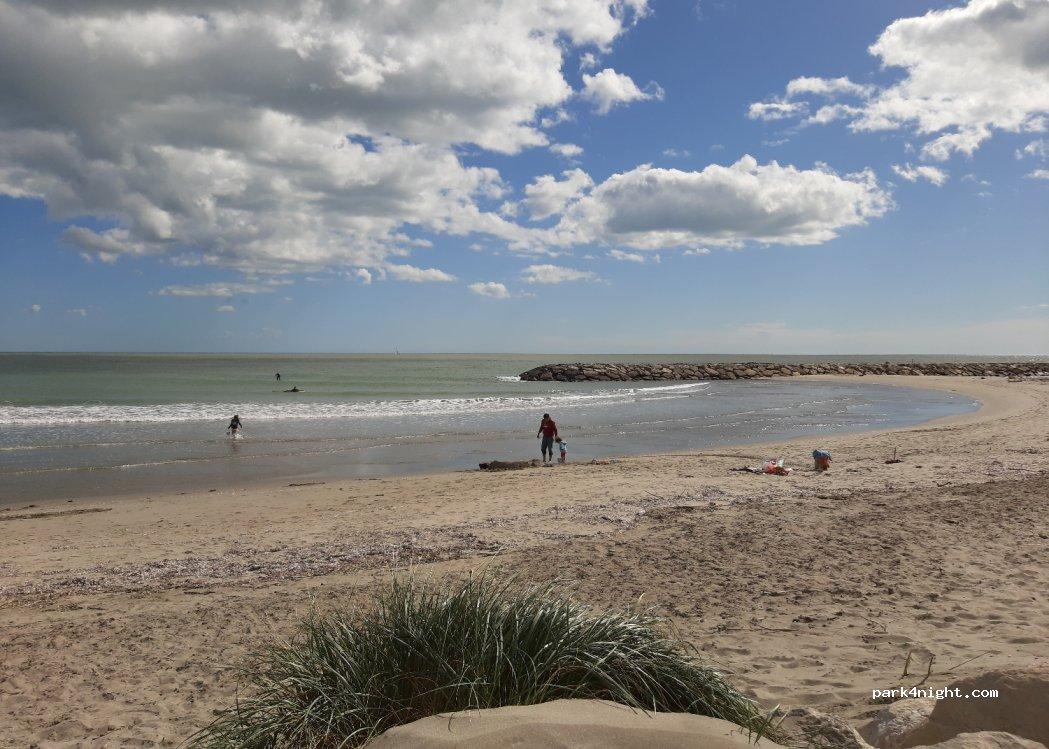 Aire de Camping-Cars Plage Ouest - Foto 6