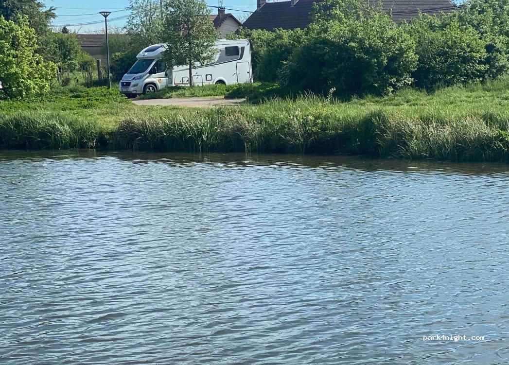 Aire de Services Pour Camping-Car Molinet - Foto 6