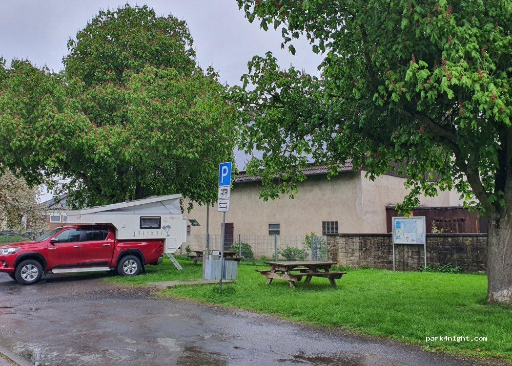Öffentlicher gebührenpflichtiger Stellplatz für Wohnmobile und Wohnwagen - Foto 2