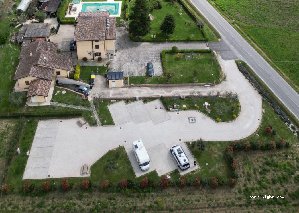 Area Sosta Camper IL GIRASOLE AGRITURISMO ASSISI - Foto 3