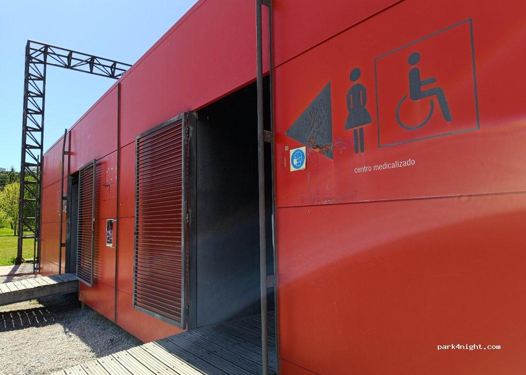 Parque Pernoita / Area de serviço Autocaravanas - Camper area - Foto 4