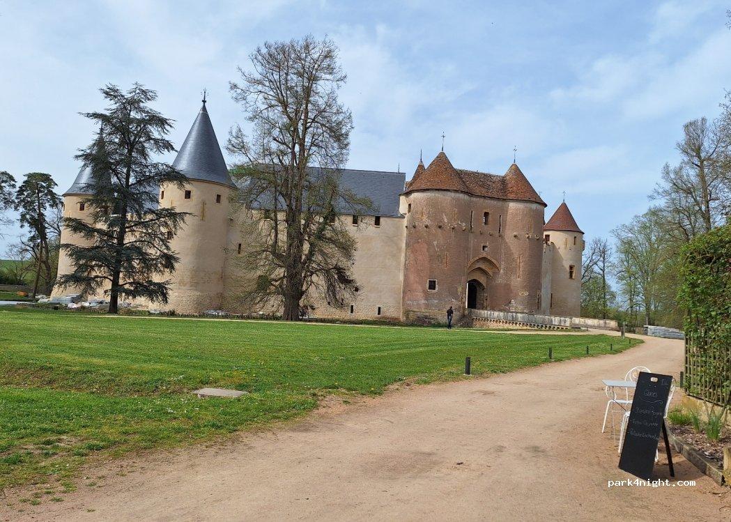 Aire de camping-car AINAY LE VIEIL - Foto 5