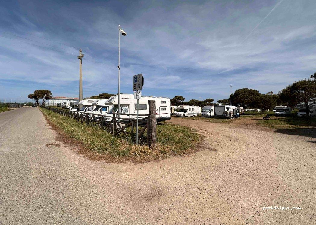 Area sosta Camper - lido Tarquinia (5@ 24 h) - Foto 4