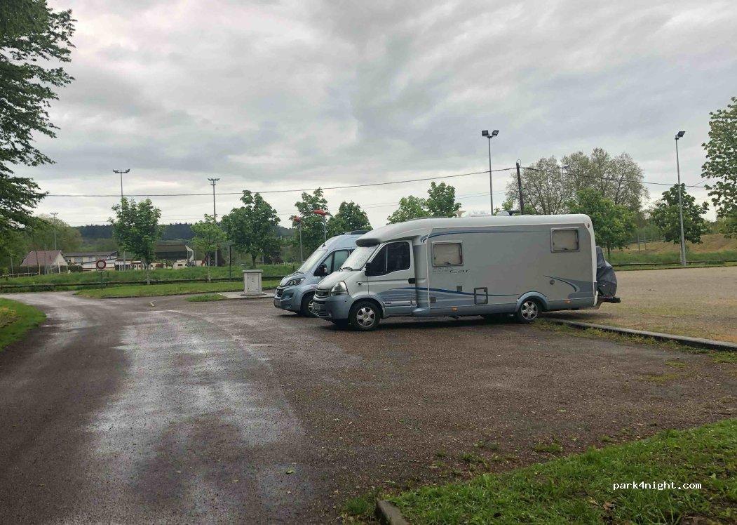 aire de services camping car 70170 Port-sur-Saône - Foto 7