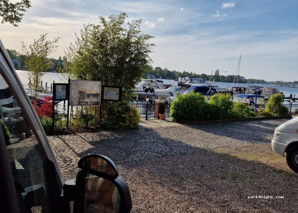 RV parking Berlin - "Historical Fährhaus" - Foto 5