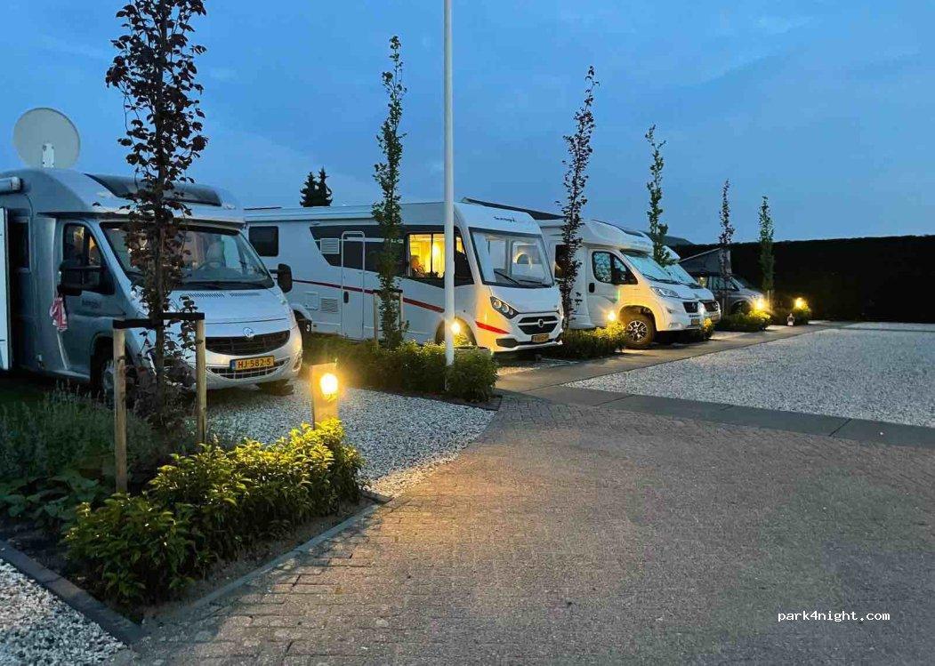 Camperplaats Aan Het Dorp - Foto 3