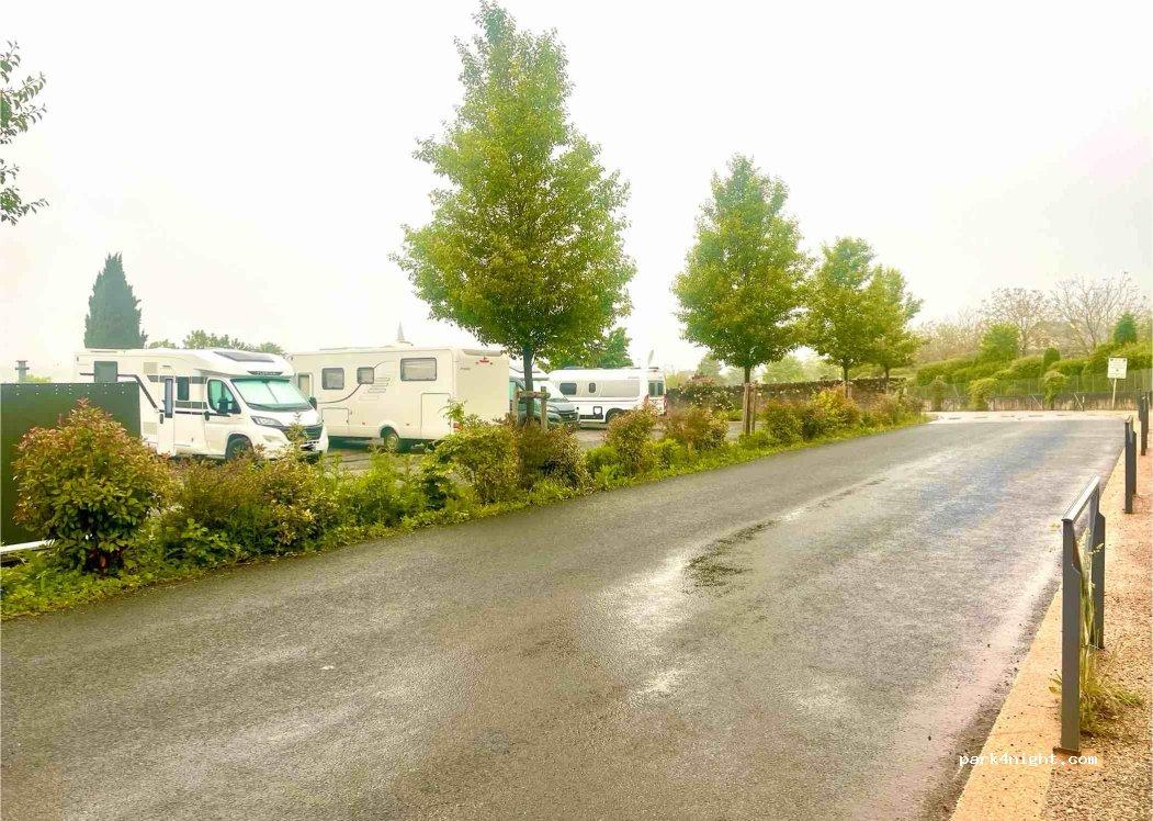 Aire de camping-car SAINT COME D'OLT - Foto 7