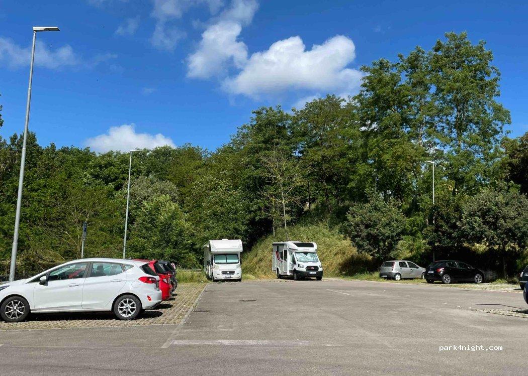 Area Sosta Camper 53100 Siena SI - Foto 7