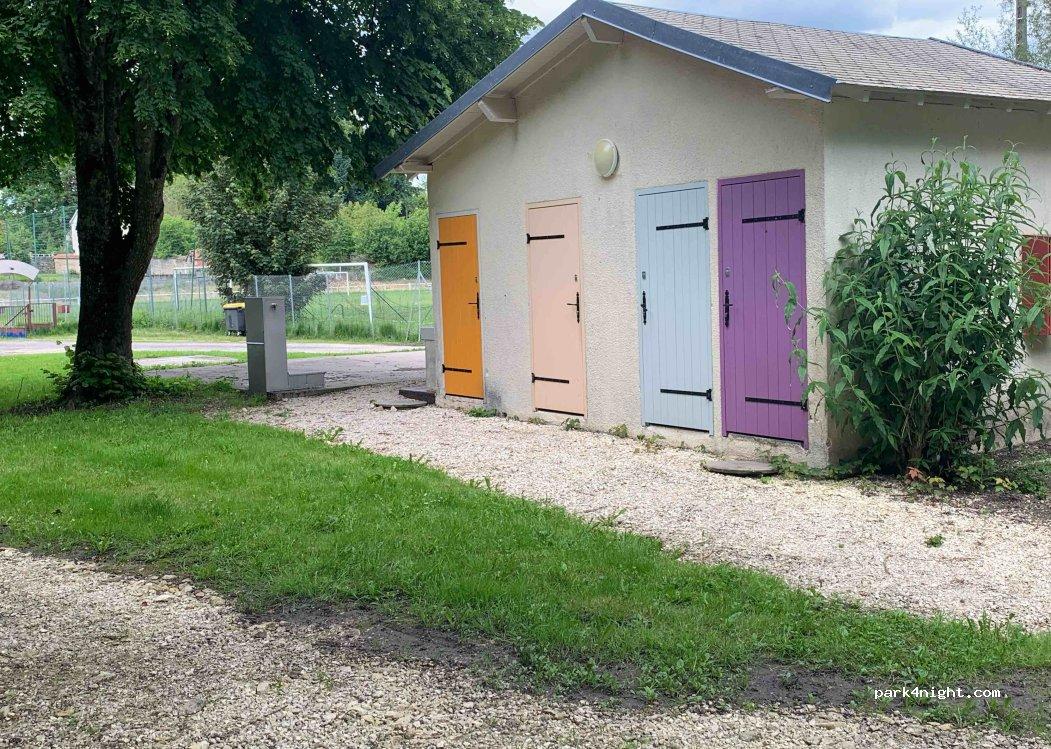 Aire Camping-car d'Entrains sur Nohain - Foto 3