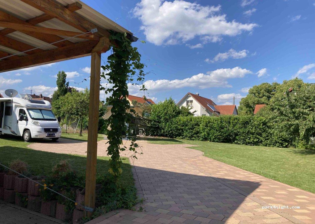 Wohnmobilstellplatz Wein- und Sekthaus Schreieck Maikammer