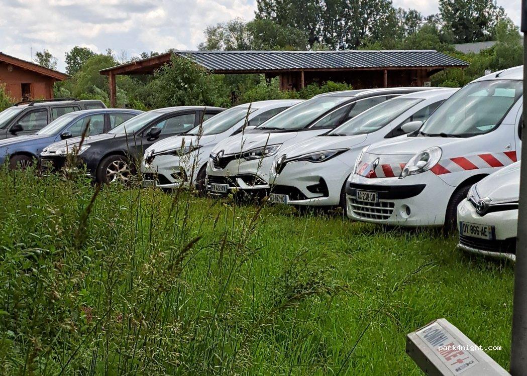 aire de stationnement camping cars Damvillers - Foto 3