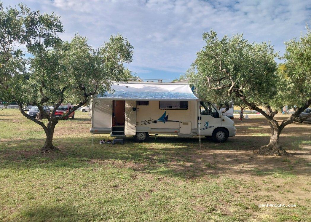 Area sosta camper dentro al Parcheggio dell’Uliveto - Foto 4