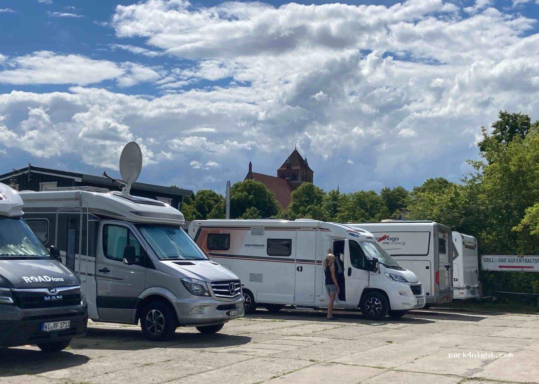 Caravan Fasten Wohnmobilstellplatz am Museumshafen - Foto 4