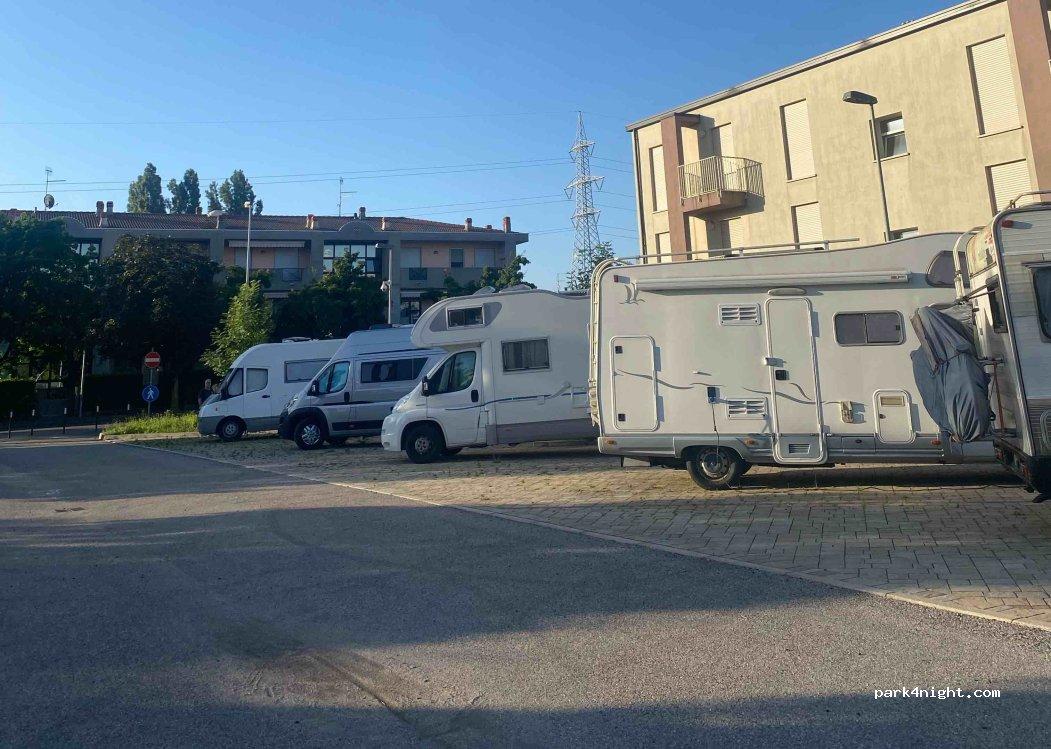 Area Camper Montecchio Maggiore - Foto 2