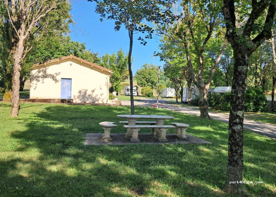 [AirePark] Aire de Camping-Car Mirambeau - Foto 2