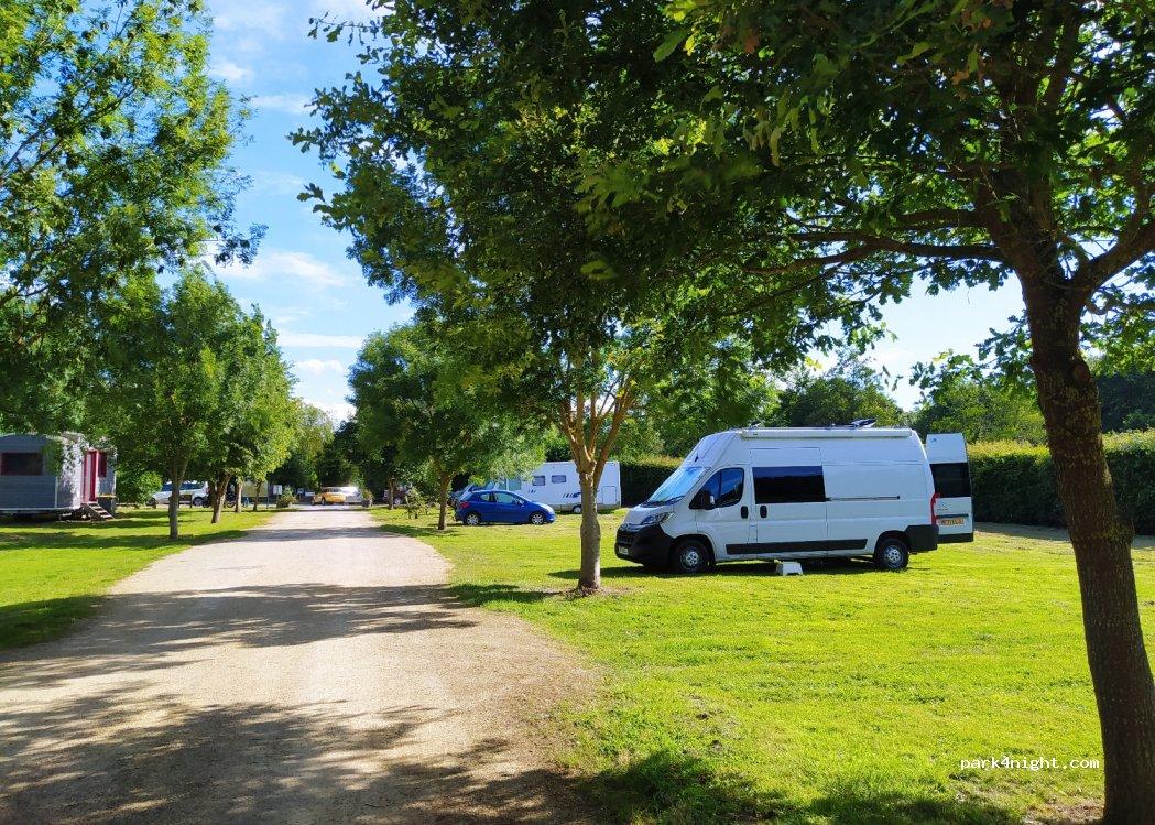 Aire de service pour camping-cars Bressuire - Foto 4