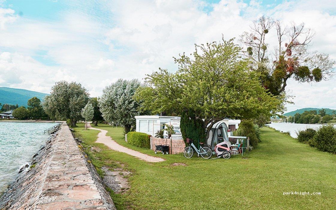 Wohnmobil- und Wohnwagenstellplatz 2074 - Foto 2