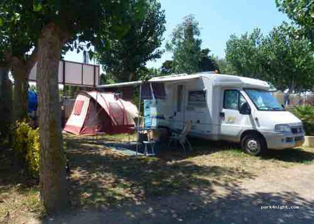 Aire de camping-car Villeneuve-lès-Béziers - Foto 2