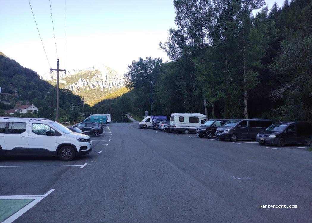 Área de autocaravanas de Isaba - Foto 6