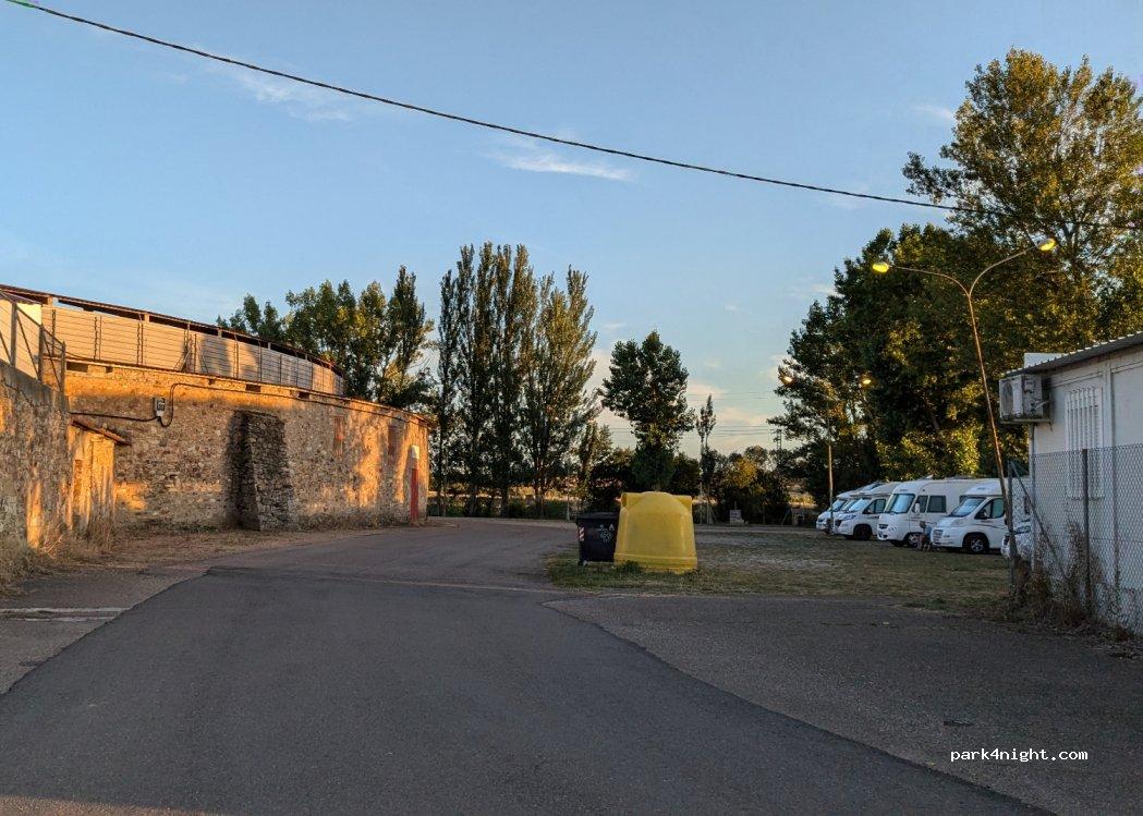 Área de servicios de autocaravanas de Astorga - Foto 2