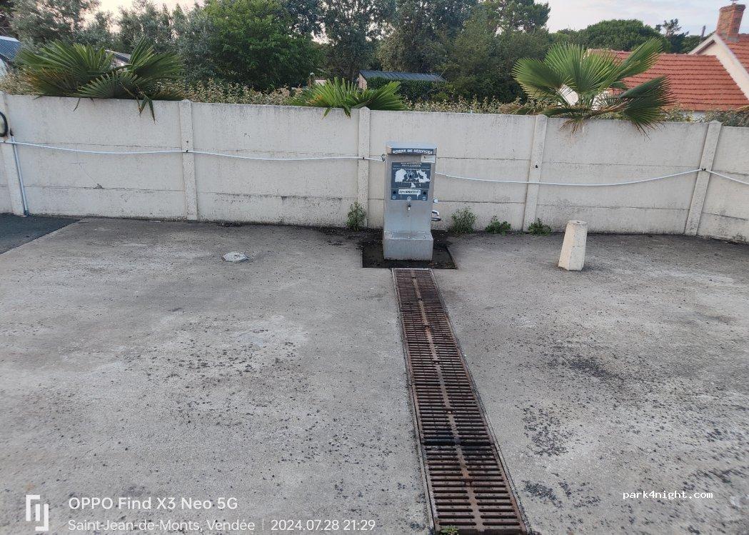 Aire de Camping-Car La Parée du Jonc, St Jean de Monts - Foto 3