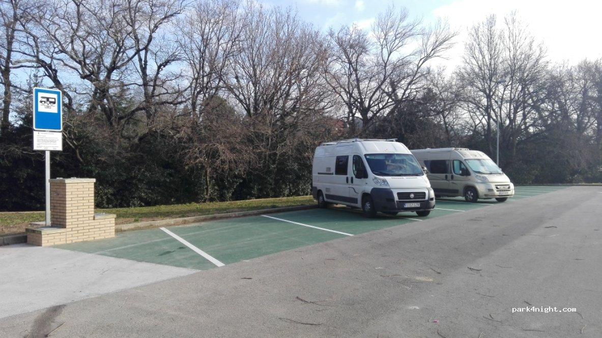 Área autocaravanas Puente San Miguel