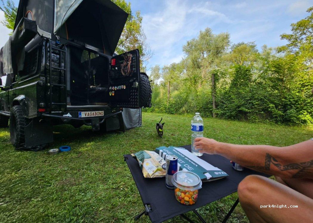 Aire de services et stationnement camping car 89600 Saint-Florentin - Foto 7