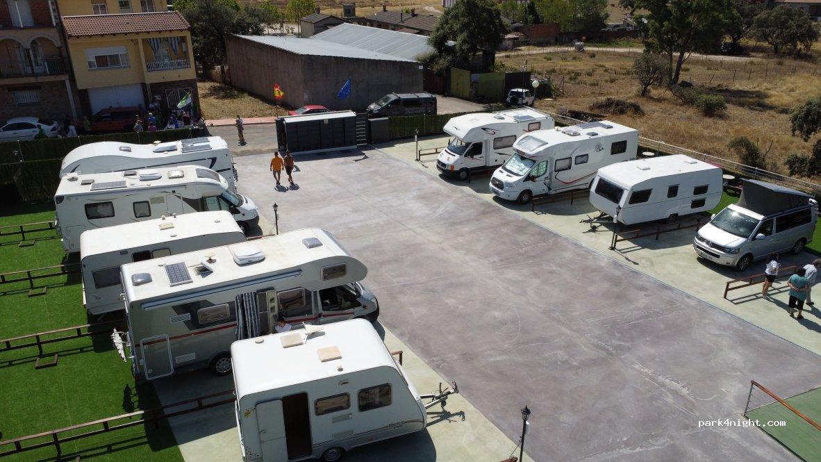 Área de Autocaravanas Victoriano Martín - Foto 4