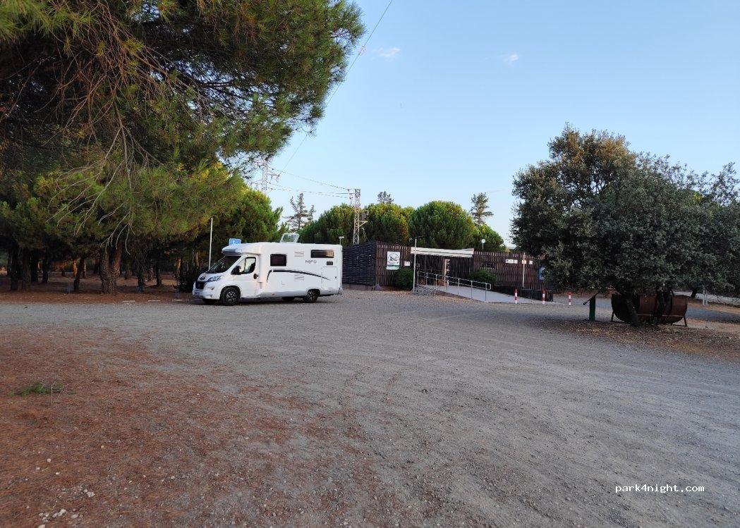 Área privada de autocaravanas - Foto 3