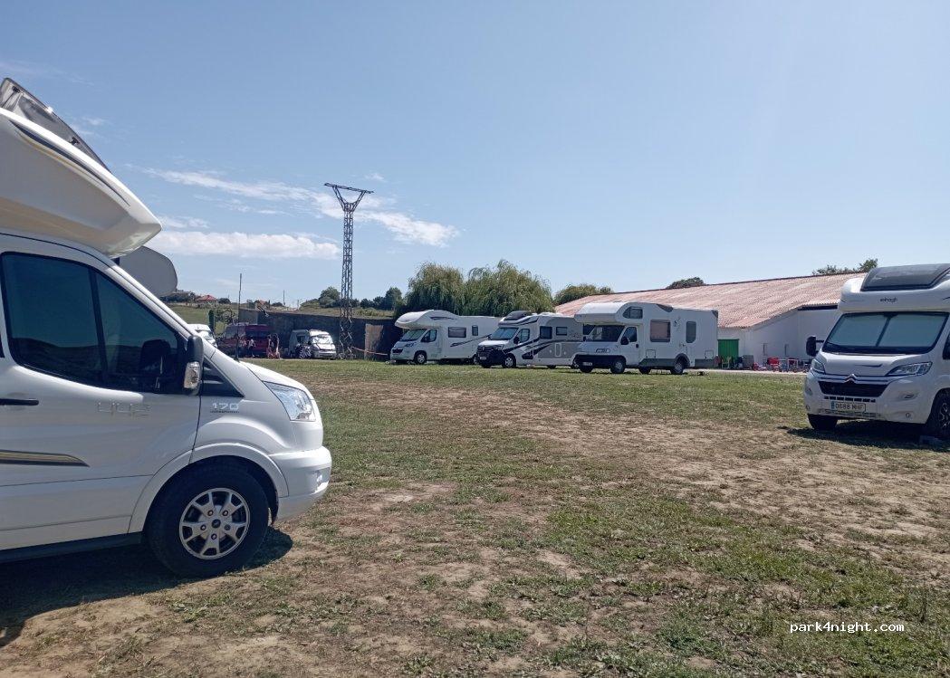 Área de Autocaravanas de Ajo - Foto 3