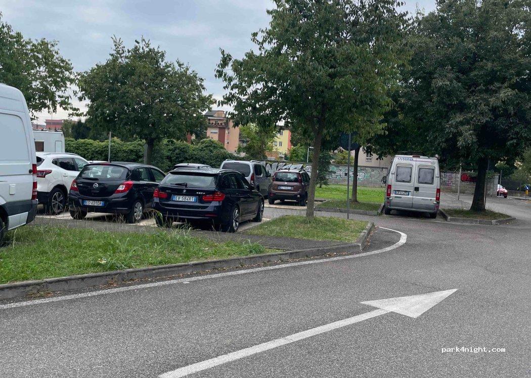 Area sosta Camper 25124 Brescia BS - Foto 4