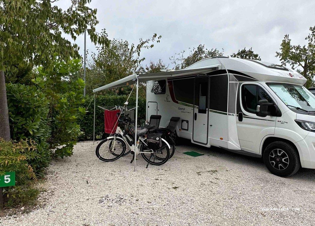 Camper Parking Area - The Beach - Desenzano Del Garda - Foto 2