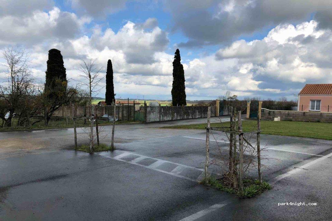 Aire de camping-car CHEY - Foto 3